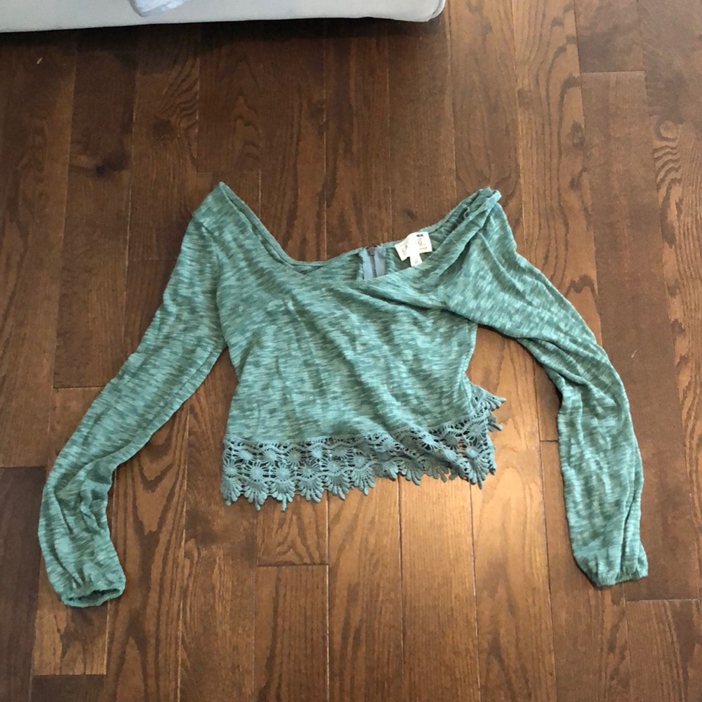 LA hearts Off the Shoulder Crop Top